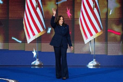 Former Aides to Bush, Romney and McCain Back .